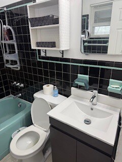 Building Photo - 36 SE 5th St