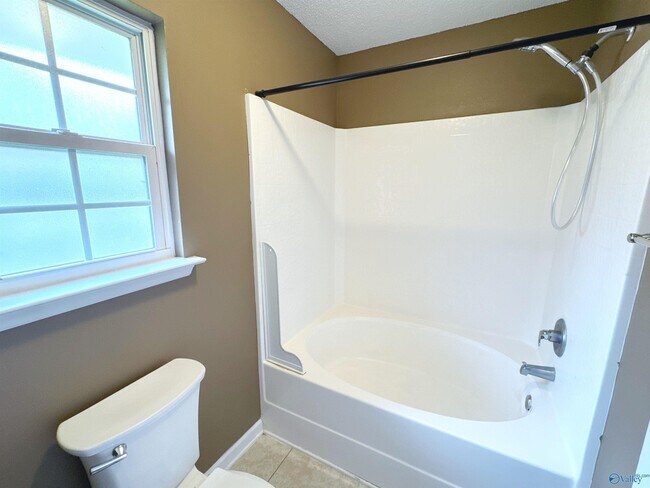 Building Photo - 117 Bremerton Dr SW