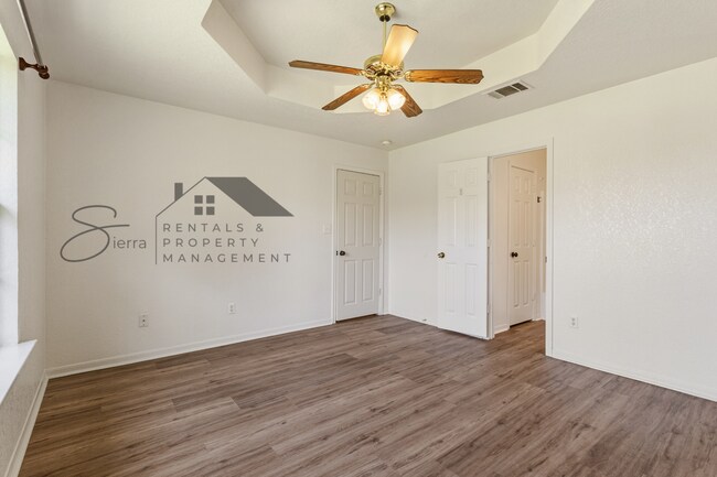 Building Photo - LIMITED-TIME MOVE-IN SPECIAL: Receive two weeks of free rent with an approved application and lea...