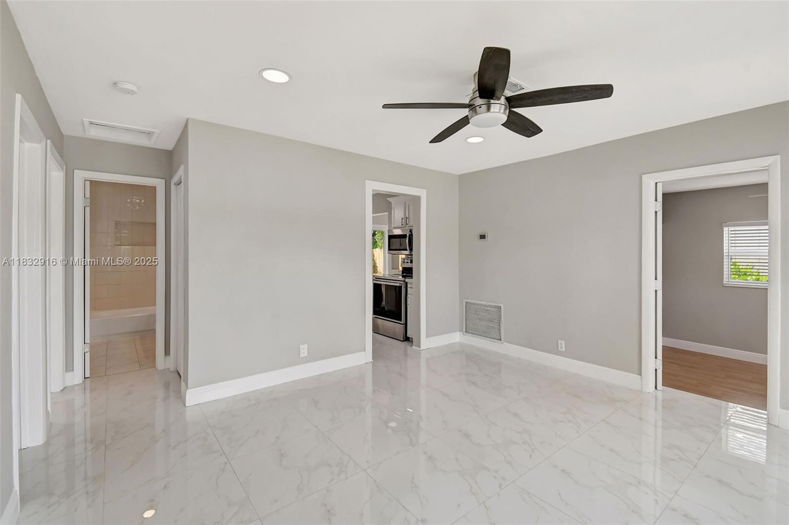 Building Photo - 320 NW 51st Ct