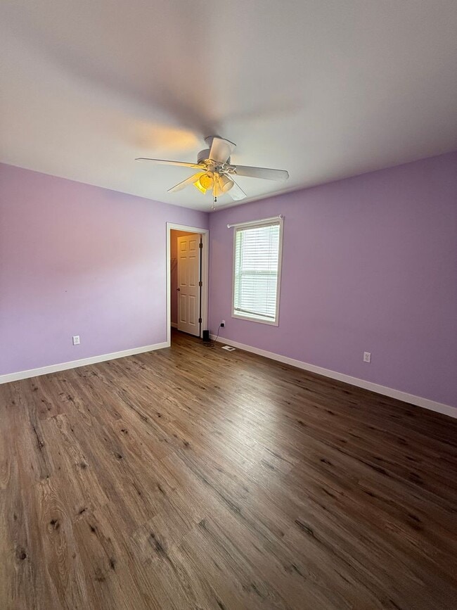 Building Photo - Move in Ready Luxury 4 Bedroom, 2.5 bath home for rent...