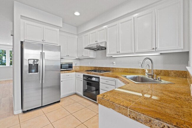Building Photo - ONE OF THE FINEST LOCATIONS IN RIVERMARK! TASTEFULLY UPDATED | THE PARK PLAN I
