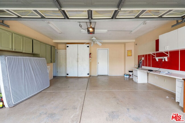 Building Photo - 10711 4 Bears Dr