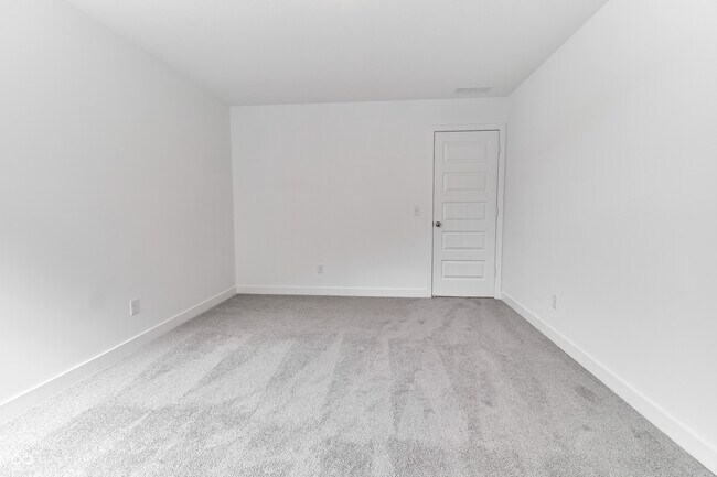 Building Photo - 422 Eisenhower St
