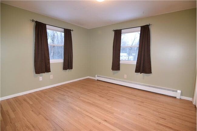 Building Photo - 19 Rustic Dr