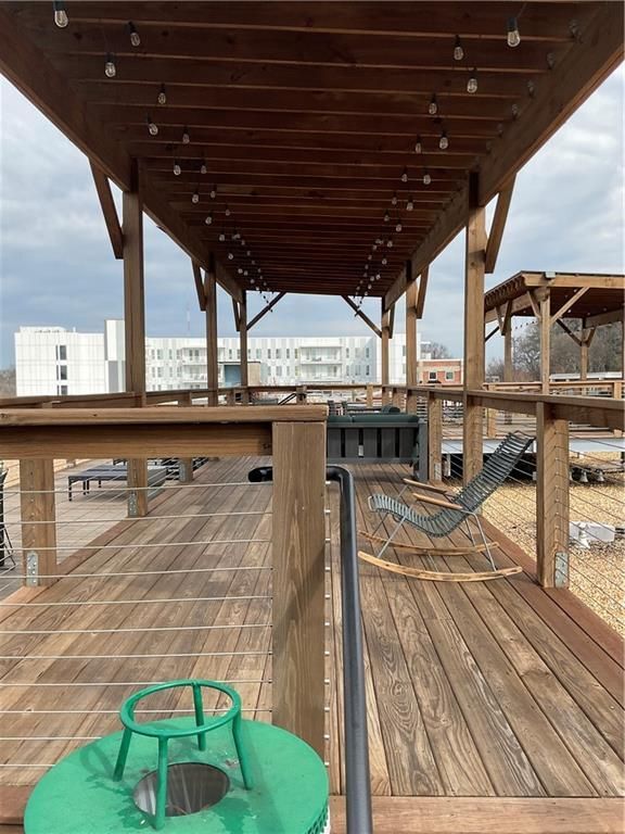 Building Photo - 881 Memorial Dr SE