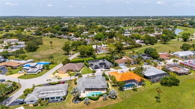 Building Photo - 4902 N Travelers Palm Ln