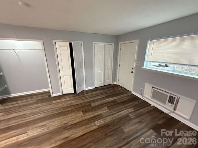 Building Photo - 435 3rd Ave Dr SE