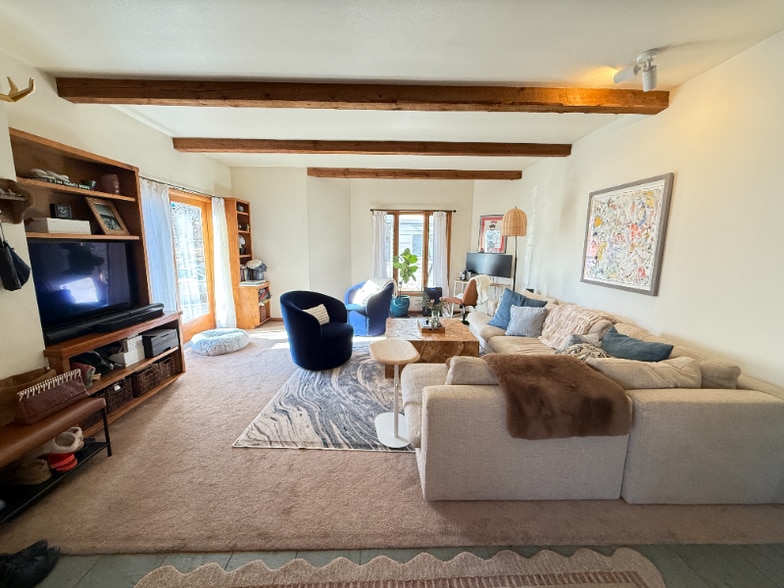 Building Photo - 557 Pearl St