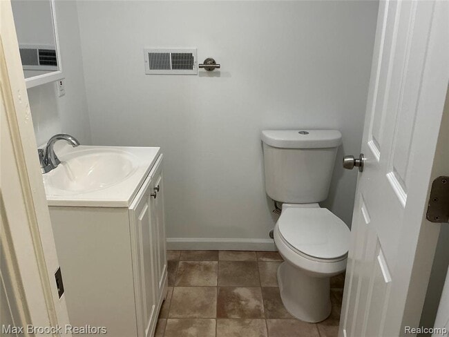 Building Photo - 2104 Brickley St