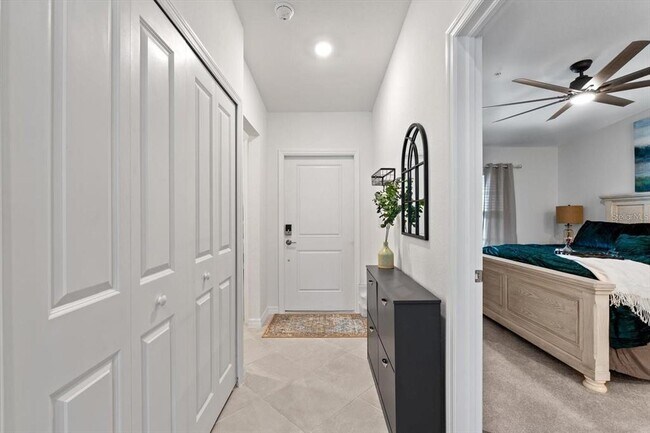 Building Photo - 12440 Wellen Golf St