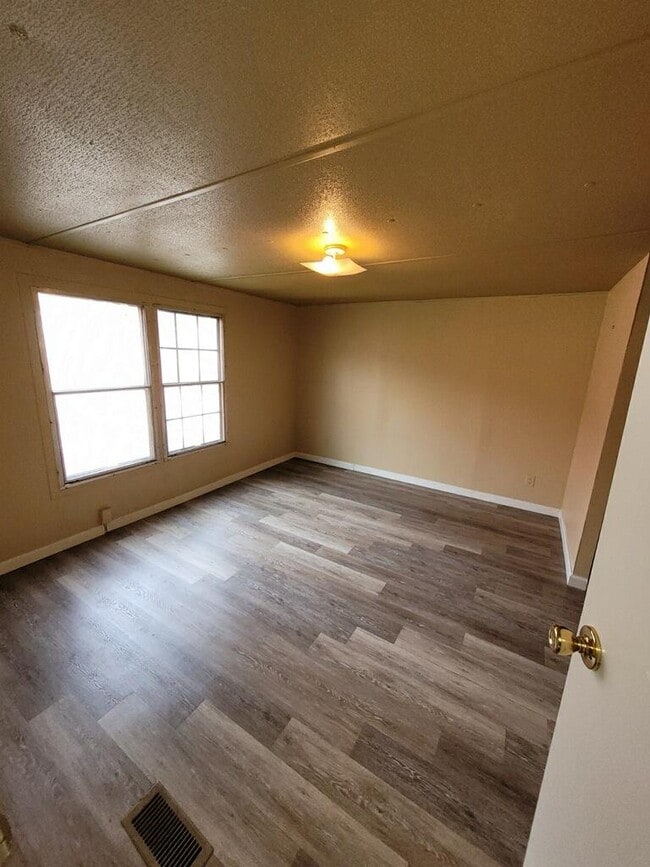 Building Photo - 239 Harless Rd