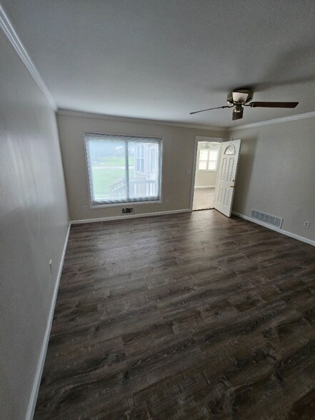 Building Photo - 2049 Nancy Cir