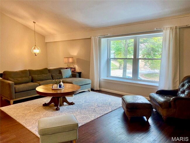 Building Photo - 9 Tree Hill Ct