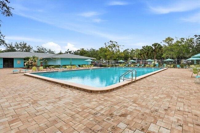 Building Photo - 3300 Fox Chase Cir