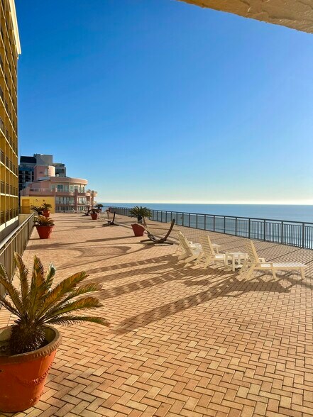 Building Photo - 6900 N Ocean Blvd