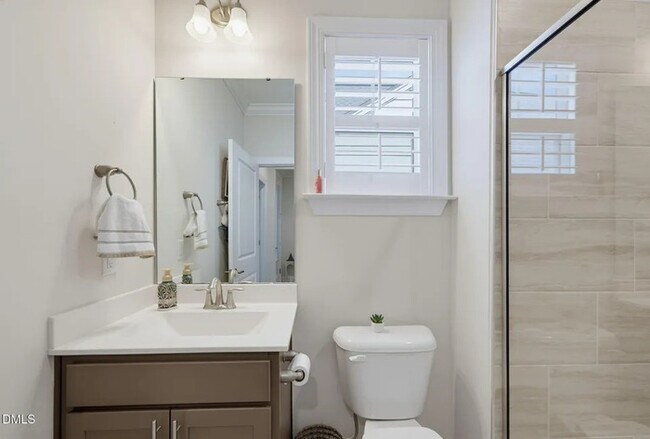 Building Photo - Lease OR Lease to Own