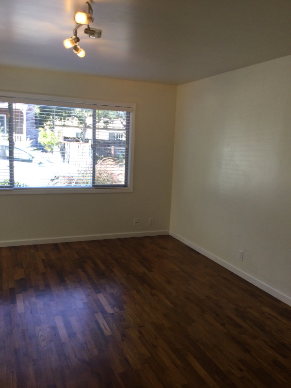 Building Photo - 307 Wood St