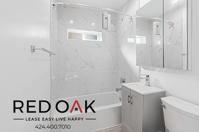 Building Photo - 608 W Hillcrest Blvd