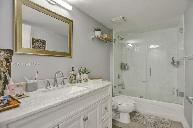 Building Photo - 3000 Coral Wy