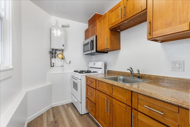 Building Photo - 1443 Stanton St