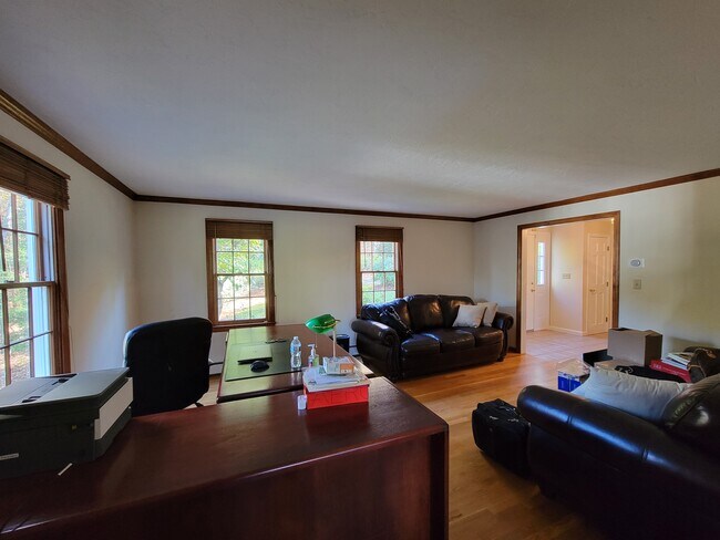 Building Photo - 40 N Mill St