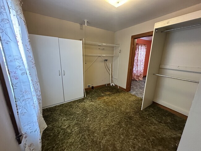 Building Photo - 940 Lindbergh Ave