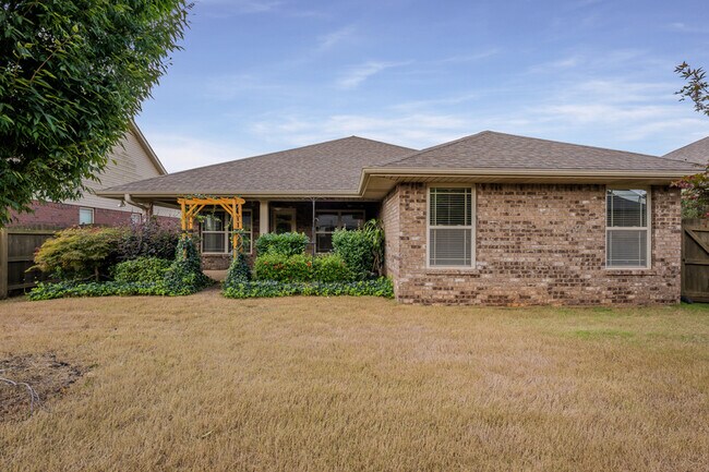 Building Photo - 323 Harbor Glen Dr SW