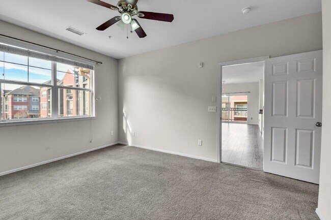 Building Photo - $1,800 - 1 Bed, 1.5 Bath Condo in Denver with In Unit Laundry in Great Location!