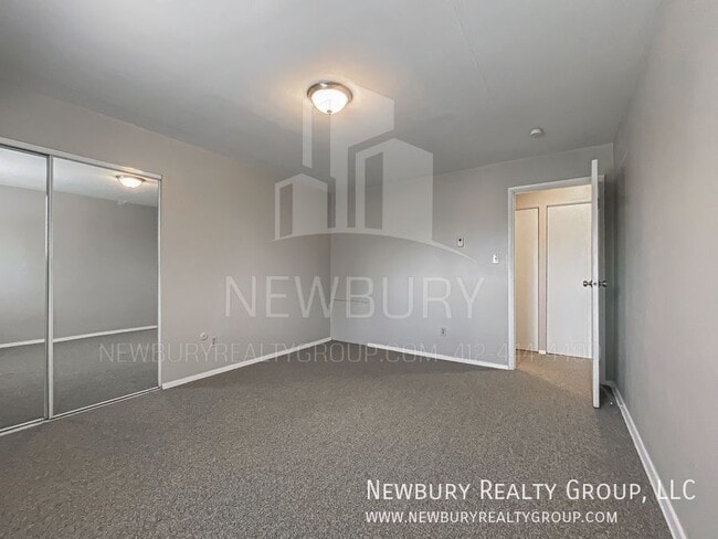 Building Photo - 1459 Poplar St