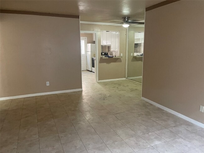 Building Photo - 11639 Chimney Rock Rd