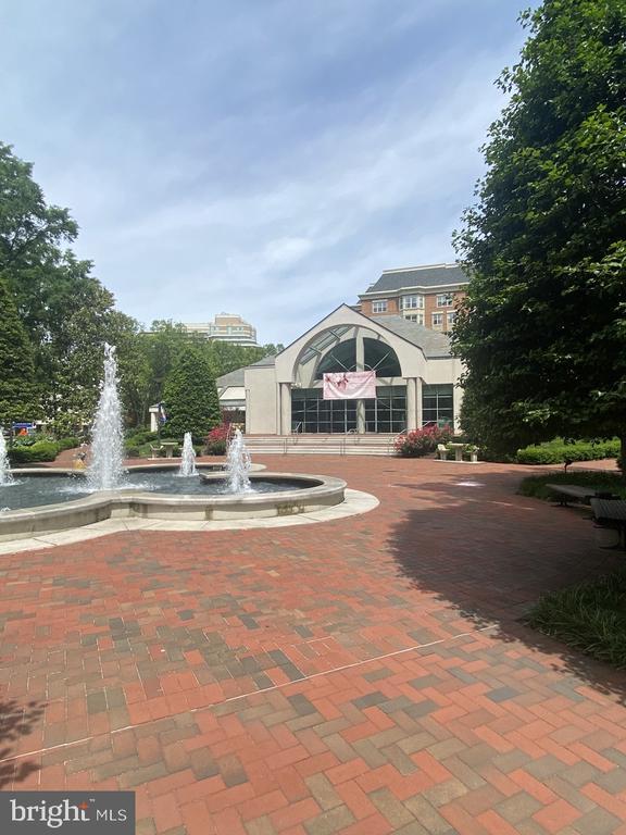 Building Photo - 4601 N Park Ave