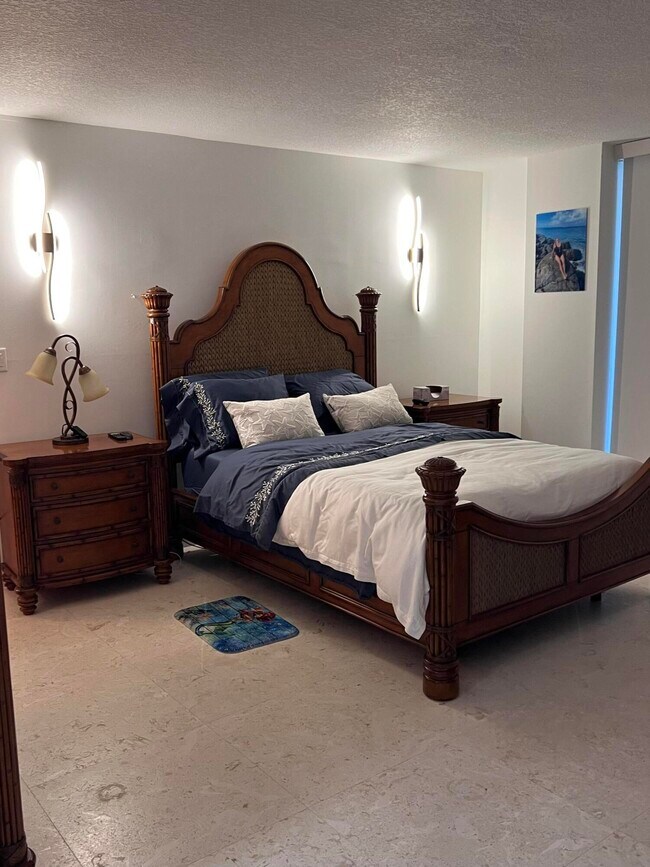 Building Photo - 1629 Riverview Rd