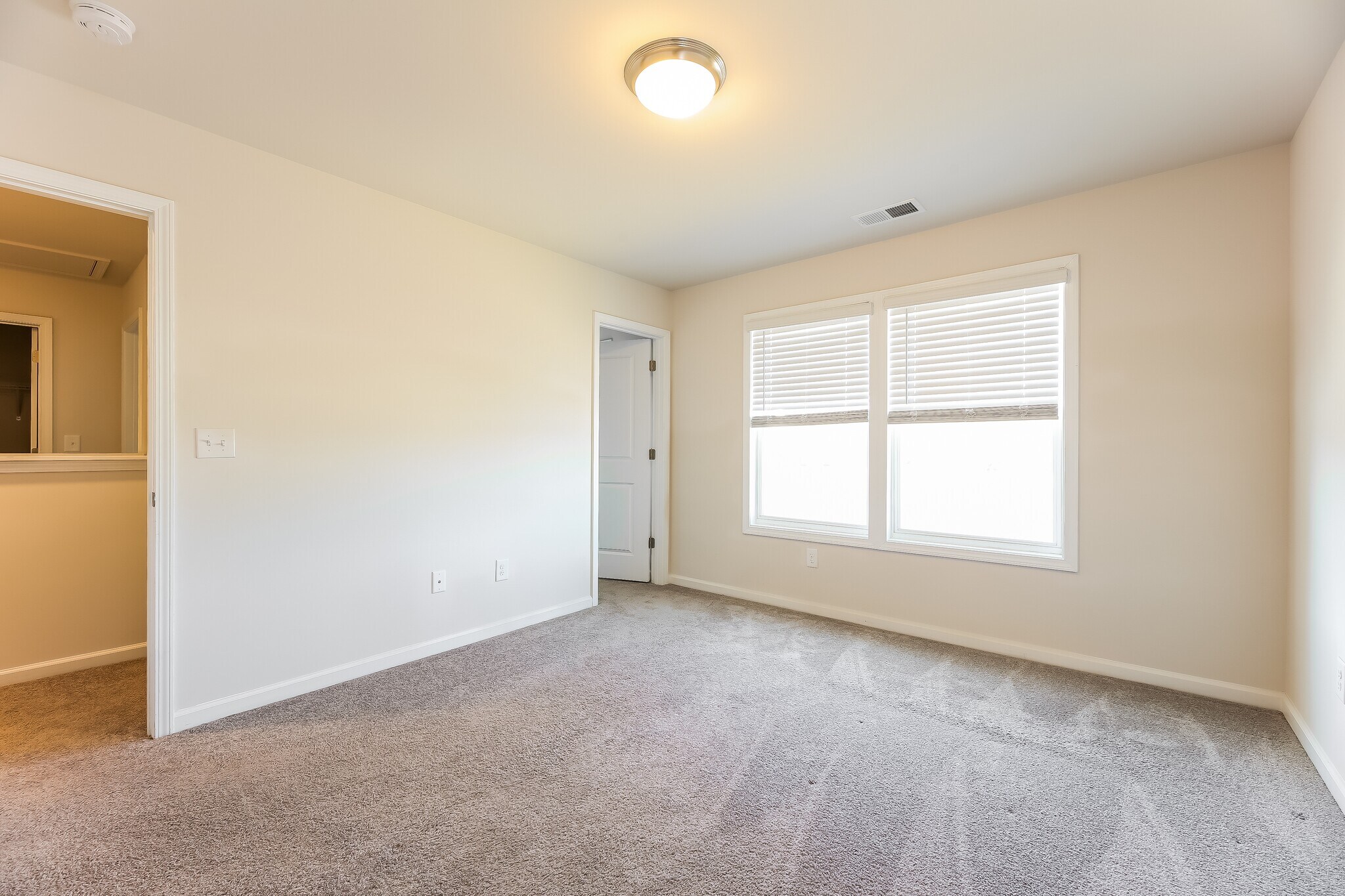 Building Photo - 376 White Peach Wy