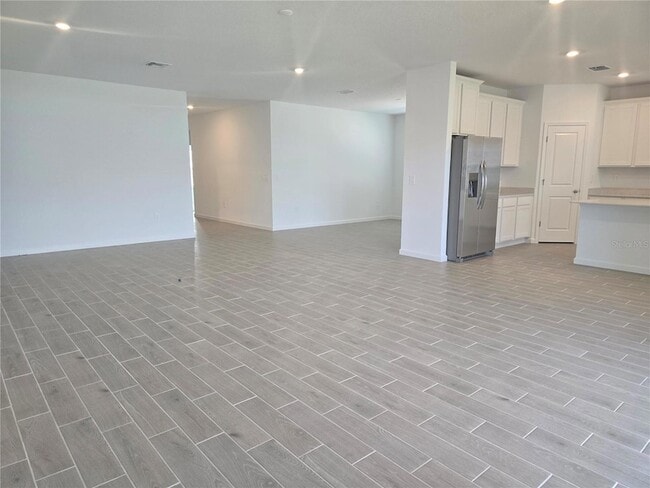 Building Photo - 13844 NW Convergence Blvd