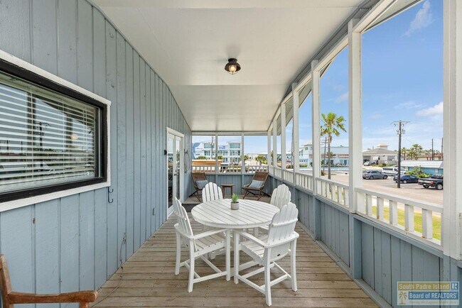 Building Photo - 105 E Marisol Dr