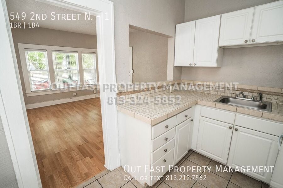 Building Photo - 549 2nd St N