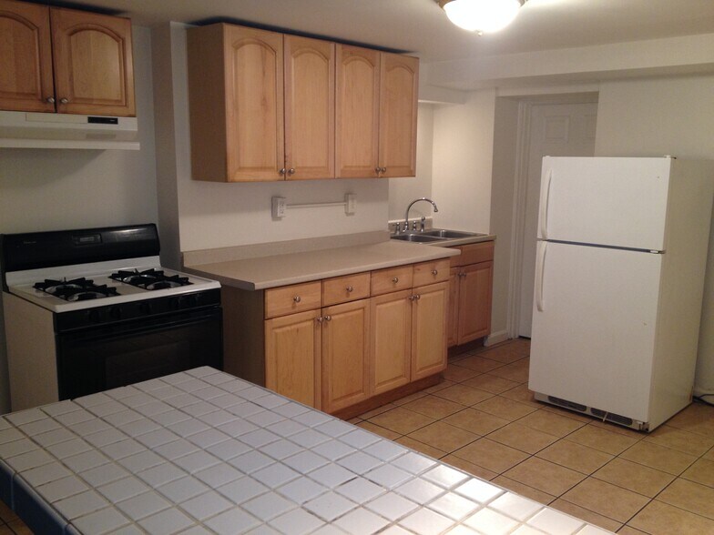 Building Photo - 386 Madison Ave