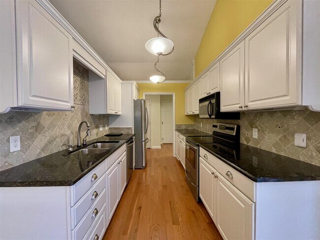 Building Photo - 75 Spring Lake Dr