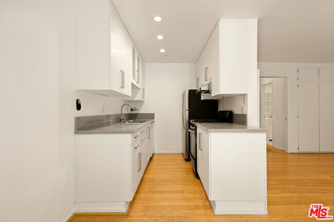 Building Photo - 2311 4th St