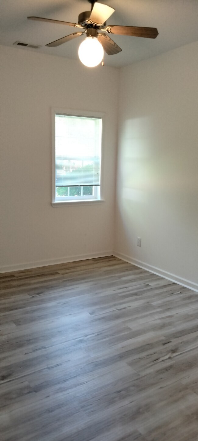 Building Photo - 294 Ravennaside Dr NW