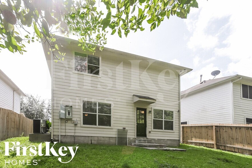 Building Photo - 2911 Cypress Island Dr