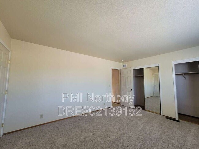 Building Photo - 2842 Vista Grande