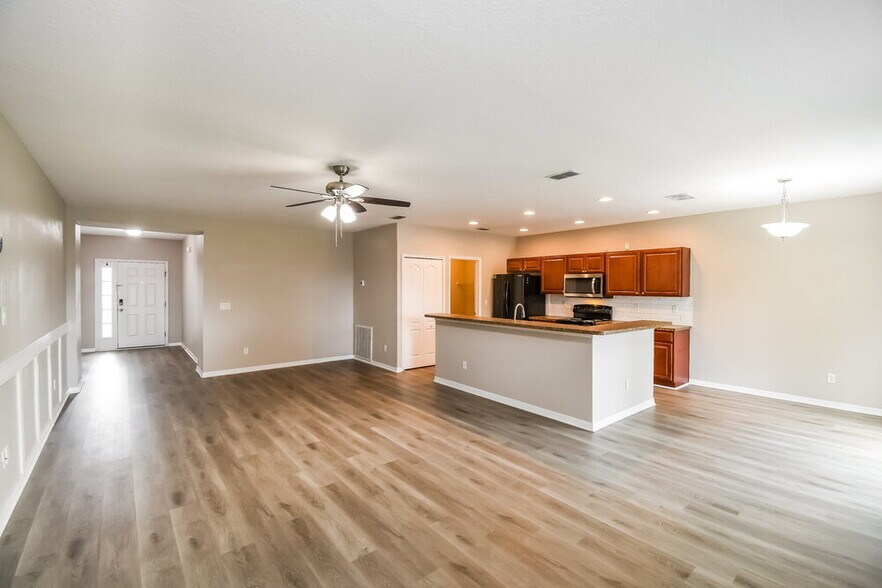 Building Photo - 5120 Magnolia Valley Dr