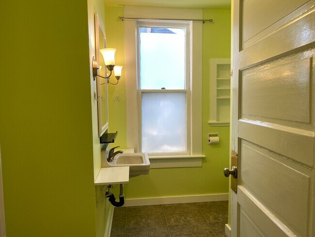 Building Photo - Historic John Rickard House