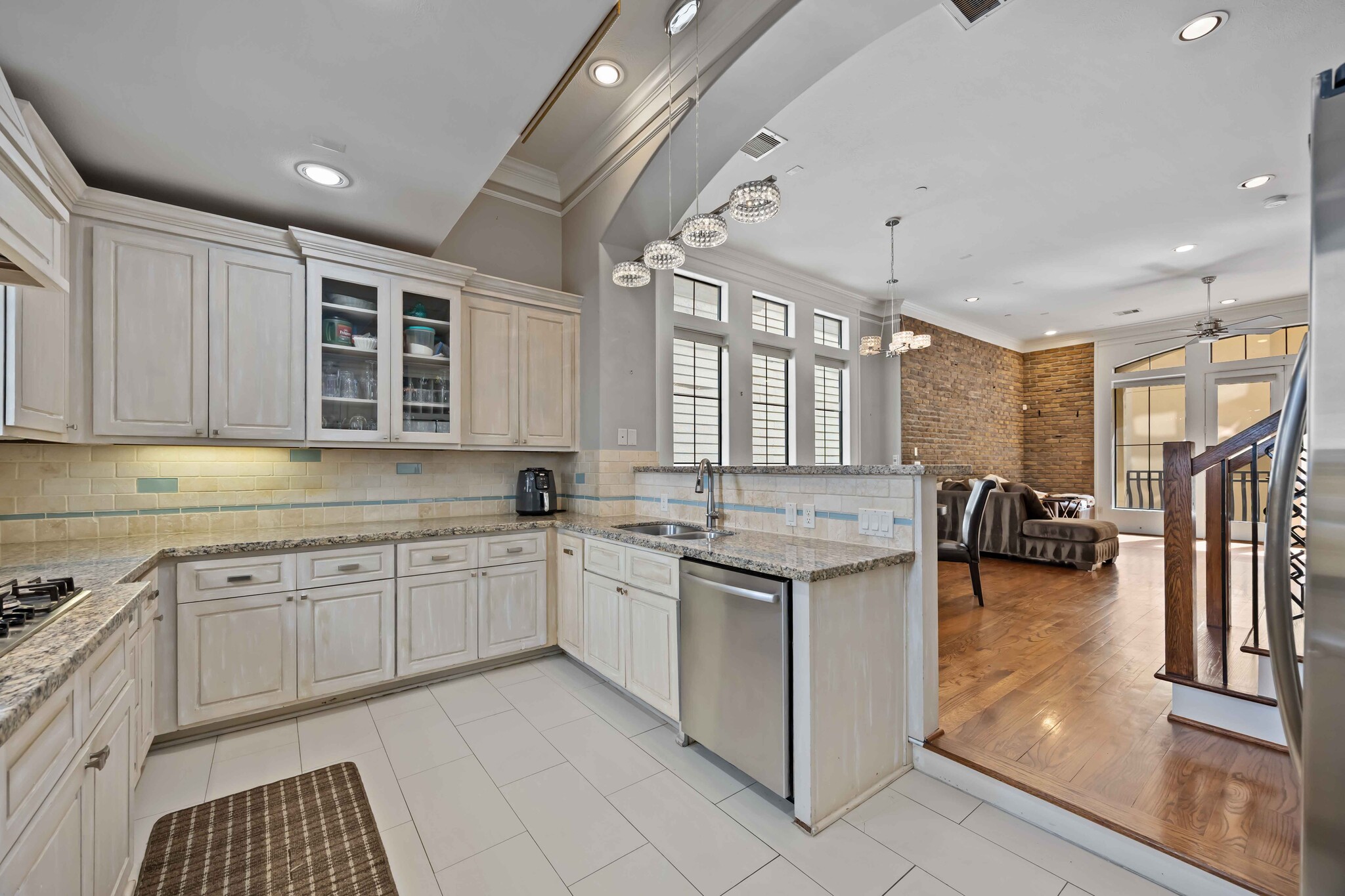 2nd floor kitchen - 328 Bomar St