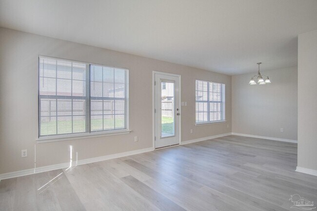 Building Photo - 1292 Wetherby Rd