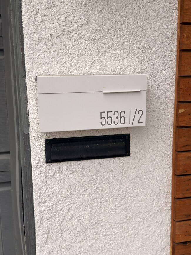 Building Photo - 5536 Encina Dr