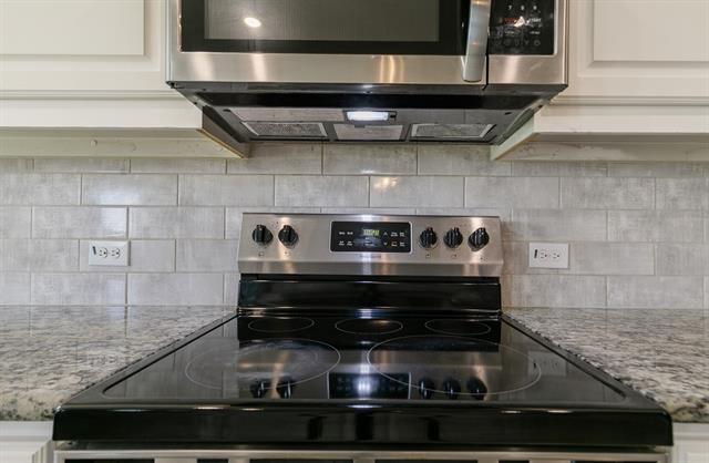Building Photo - 410 Oleander Dr