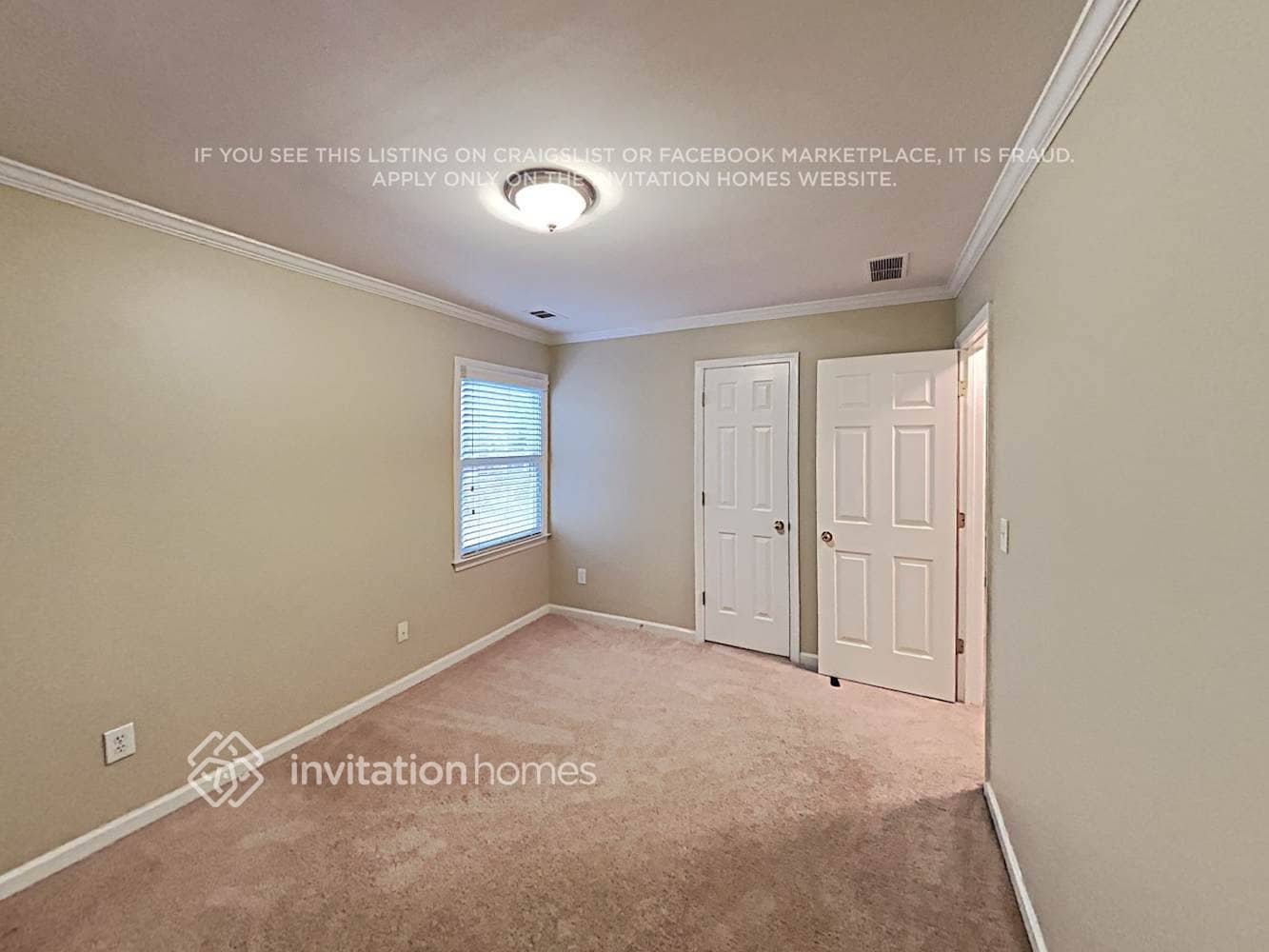 Building Photo - 404 Willowbrook Ct